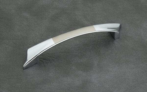 METAL HANDLE DUSTER 6"